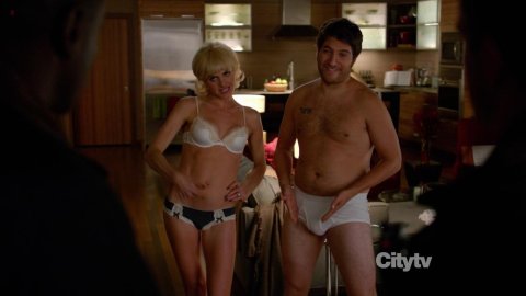 Eliza Coupe - Lover Scenes in Happy Endings s02e10 (2012)