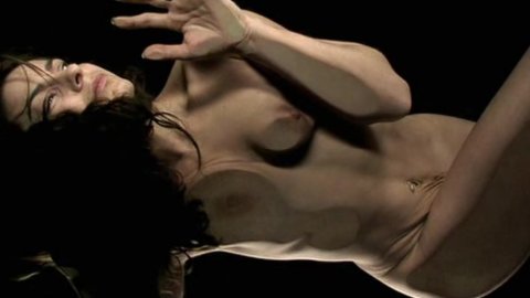 Audrey Dana, Annelise Hesme - Lover Scenes in Nos amis les Terriens (2007)