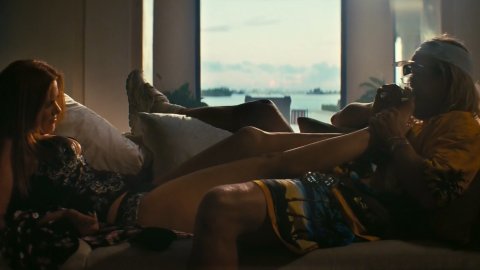 Isla Fisher - Lover Scenes in The Beach Bum (2019)