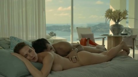 Cecilia Ponce, Aislinn Derbez, Ana de la Reguera - Lover Scenes in Macho (2016)