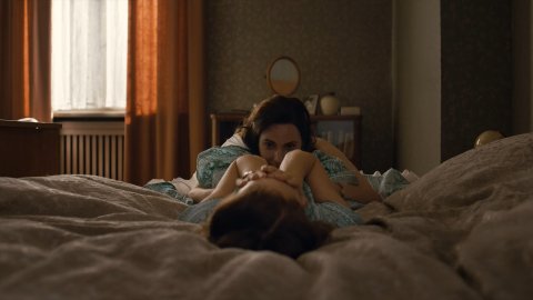 Luise Heyer, Antje Traue - Lover Scenes in Dark s02e03 (2019)