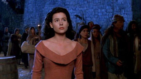 Embeth Davidtz - Lover Scenes in Army of Darkness (1992)