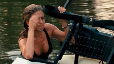 Jennifer Aniston - Lover Scenes in The Bounty Hunter (2010)