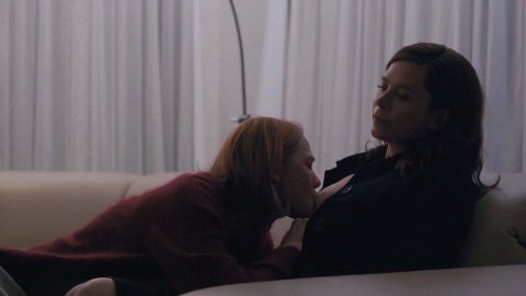 Anna Friel, Louisa Krause - Lover Scenes in The Girlfriend Experience s02e09 (2017)