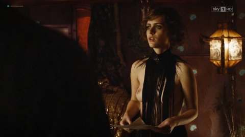 Liv Lisa Fries, Hannah Herzsprung, Leonie Benesch - Lover Scenes in Babylon Berlin s02e01-02 (2017)