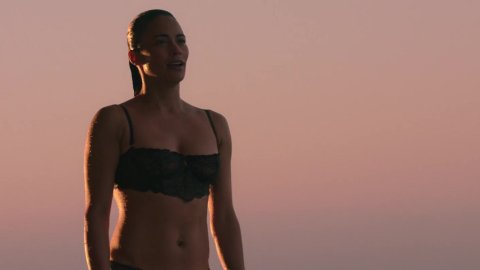 Paula Patton - Lover Scenes in Traffik (2018)