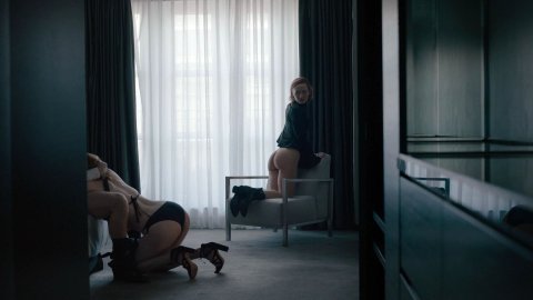 Louisa Krause, Gillian Williams - Lover Scenes in The Girlfriend Experience s02e01 (2017)